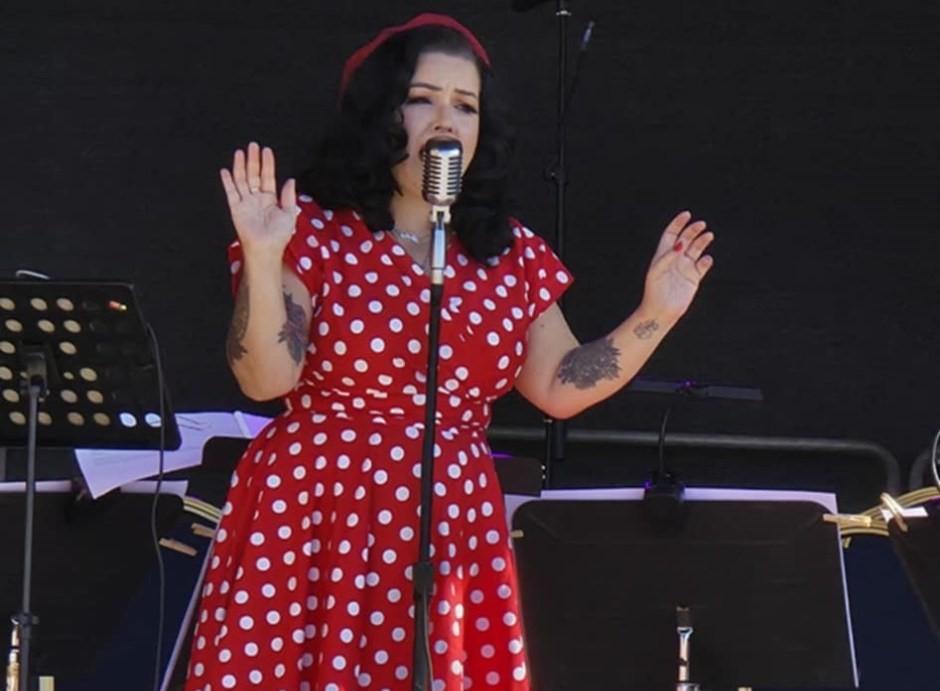Barrow Singer Visits Care Homes to Spread Christmas Joy