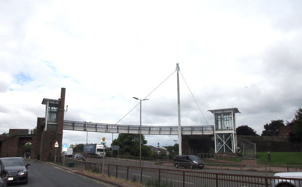 City footbridge shut after crack discovered in structure