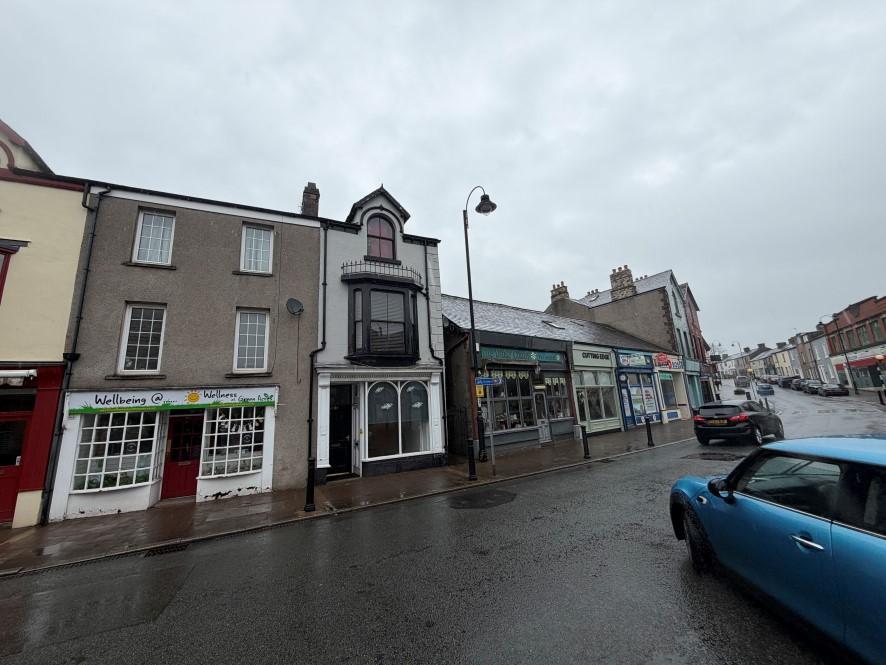 Commercial unit in Dalton set for auction with 35000 price guide