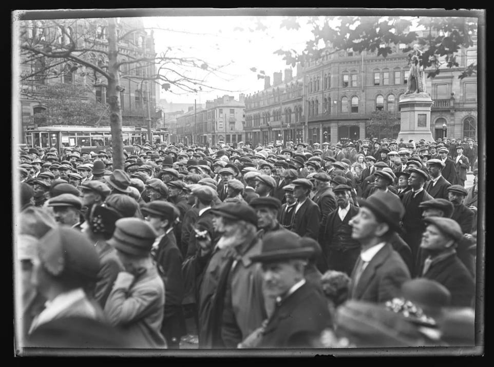 Eight Times Crowds Packed Barrow Streets In Historic Photos.