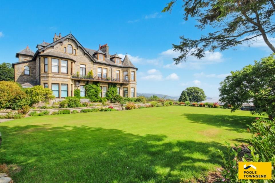 Grange Flat Inside Former Gentleman’s Residence Goes To Auction.