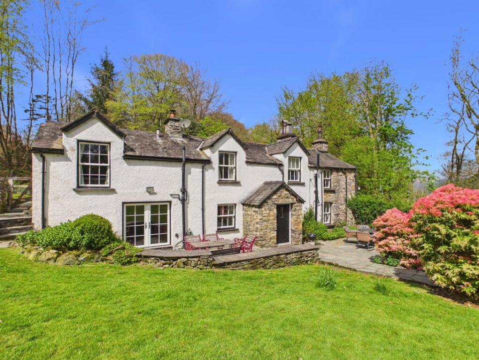 Historic 17th Century Ambleside Cottage With Original Beams And Fireplaces Goes On The Market.