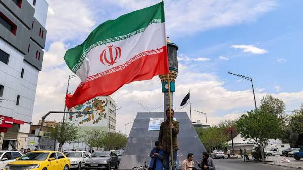 Iran Launches Strikes on US Sites in Bahrain and Kuwait as Middle East Conflict Spirals