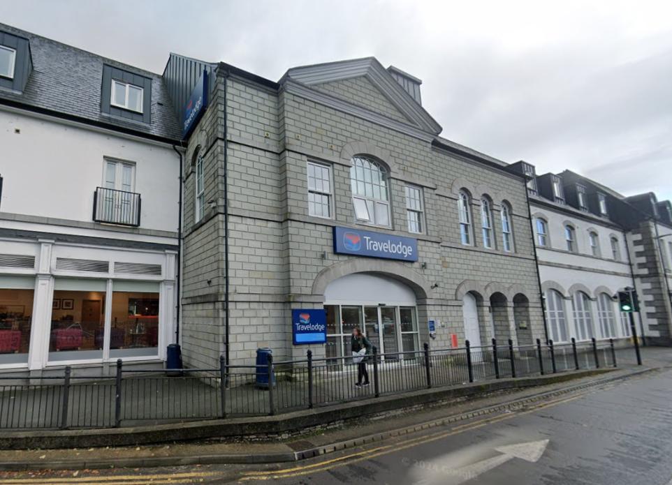 Kendal Hotel Guest Accused Of Trashing Room And Assaulting Police Officers