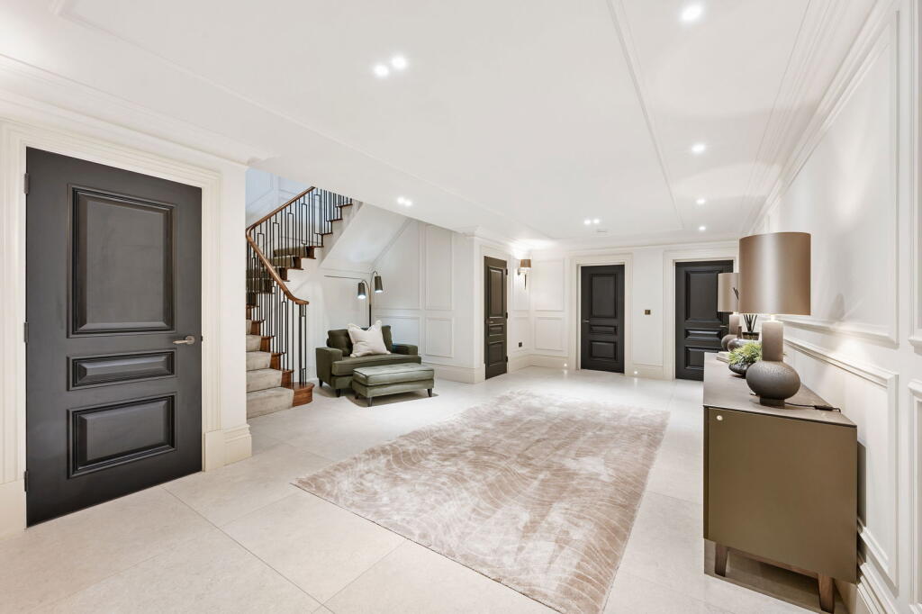 Lakeland Prestige : Traversing Bowness-on-Windermere's Top-Tier Properties