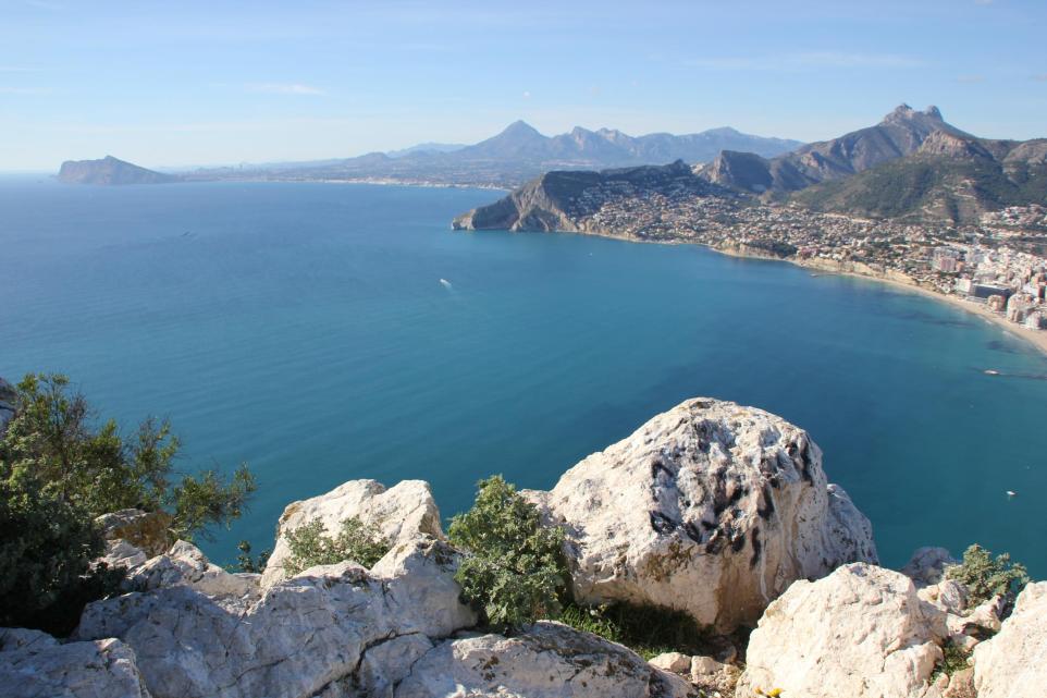Last Minute Manchester Airport Getaways Offer Sunshine Escapes To Spain And France