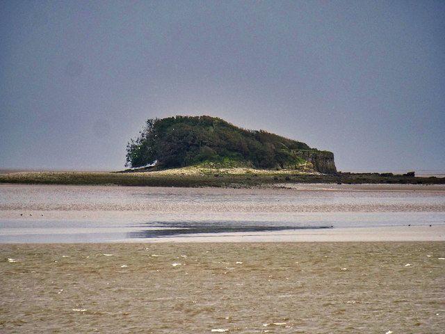 Multi-Agency Response After Vehicle Ends Up in Water Near Chapel Island