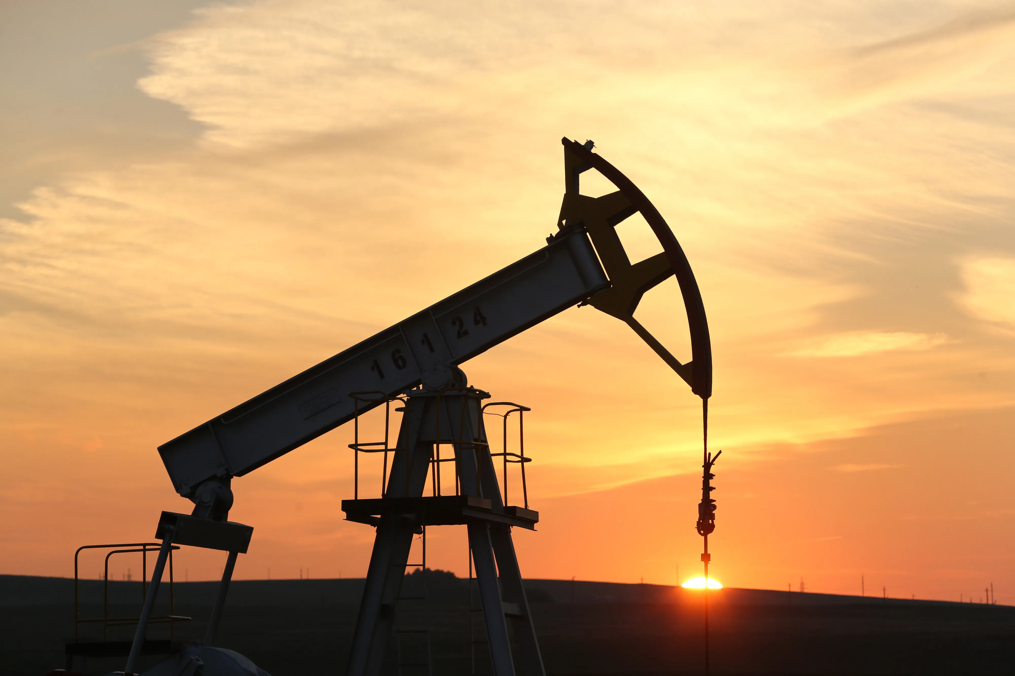 Oil Prices Crash, Global Stocks Rally After Surprise US Iran Peace Deal
