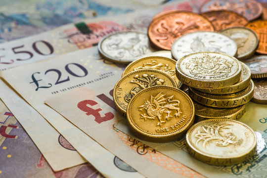 Sterling Climbs as Stronger UK Jobs Data Boosts Confidence in Pound