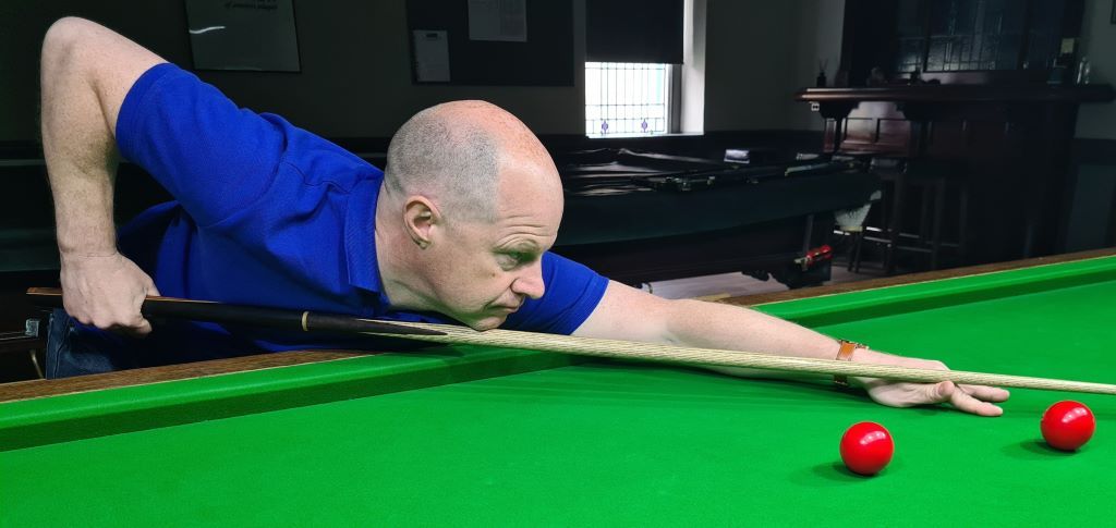 Strong Encounters Mark Opening Matches of Individual Snooker League