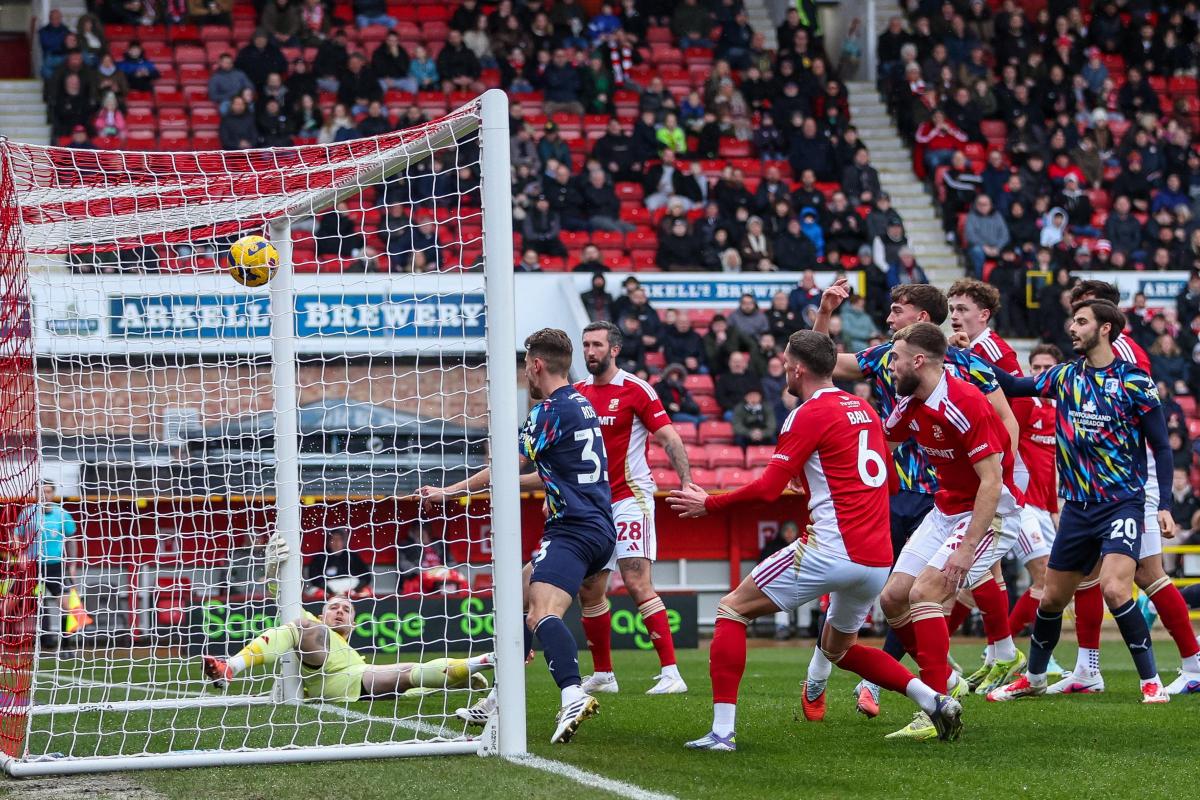 Swindon Town Beat Barrow AFC 3-1 With Strong Second Half Comeback